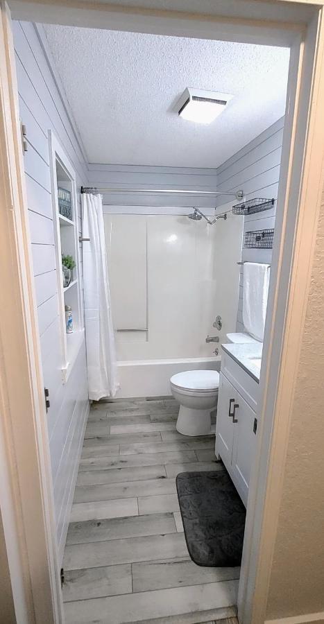 F Lakefront! Remodeled, Sleeps 4, Boat Slip, Patio, Wifi, Cable, Pool Osage Beach Exterior foto