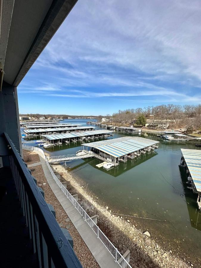 F Lakefront! Remodeled, Sleeps 4, Boat Slip, Patio, Wifi, Cable, Pool Osage Beach Exterior foto