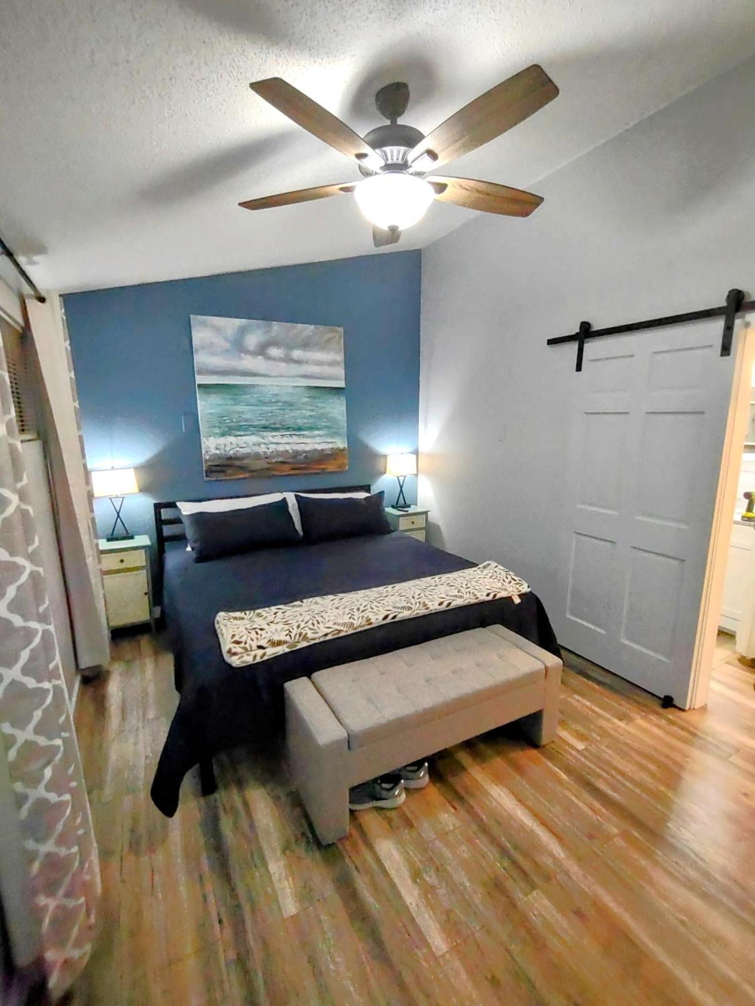 F Lakefront! Remodeled, Sleeps 4, Boat Slip, Patio, Wifi, Cable, Pool Osage Beach Exterior foto