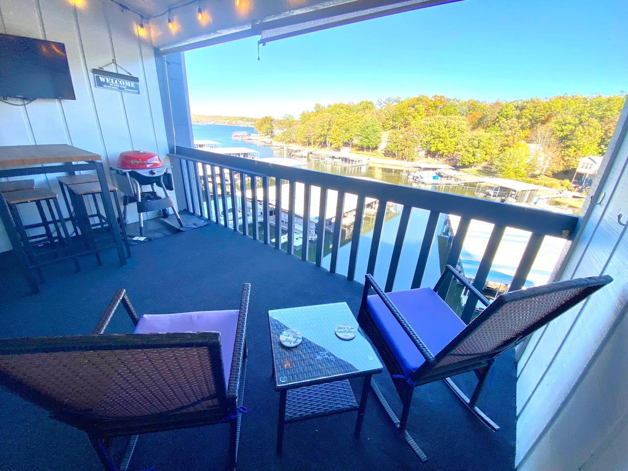 F Lakefront! Remodeled, Sleeps 4, Boat Slip, Patio, Wifi, Cable, Pool Osage Beach Exterior foto