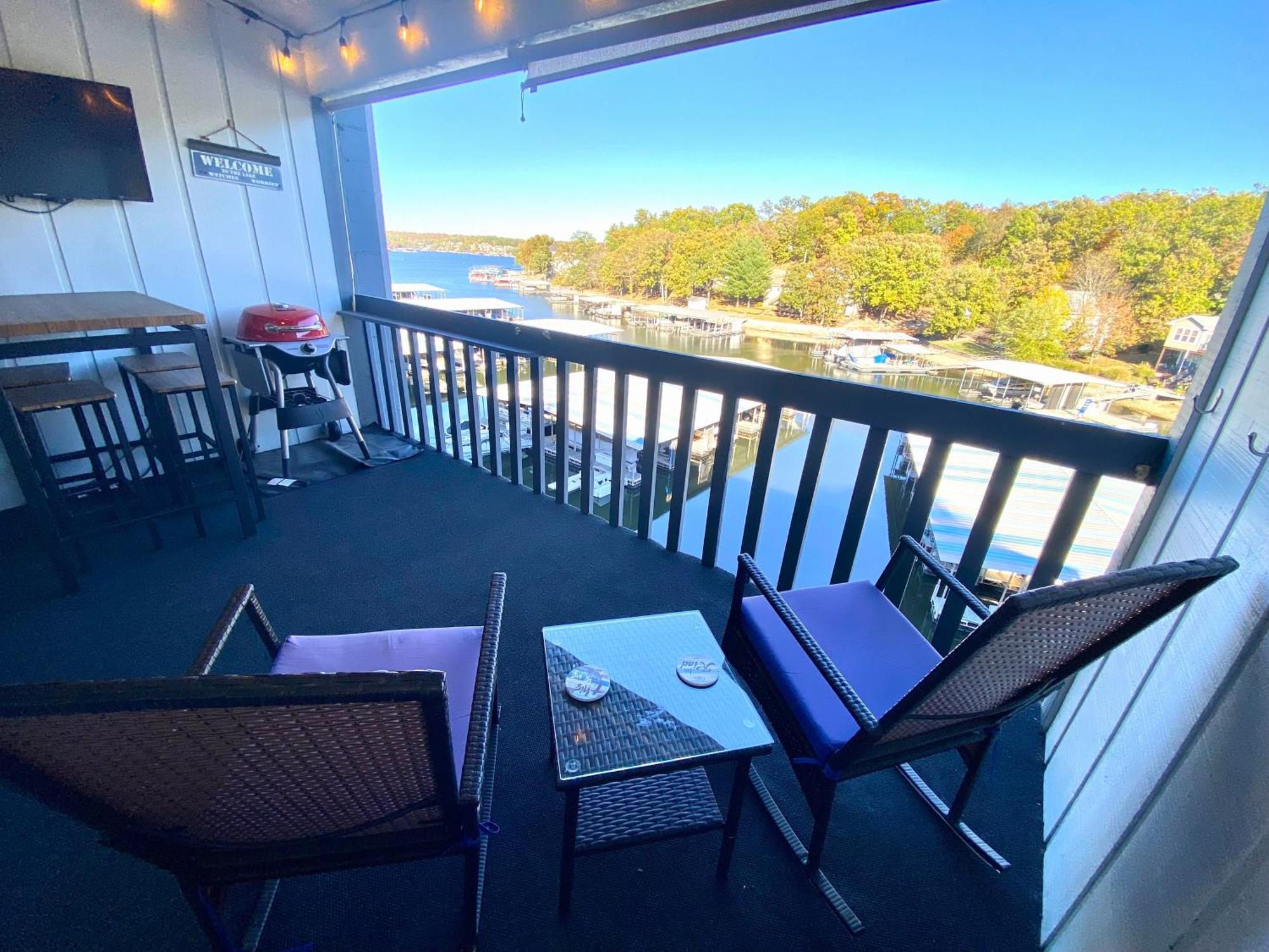 F Lakefront! Remodeled, Sleeps 4, Boat Slip, Patio, Wifi, Cable, Pool Osage Beach Exterior foto