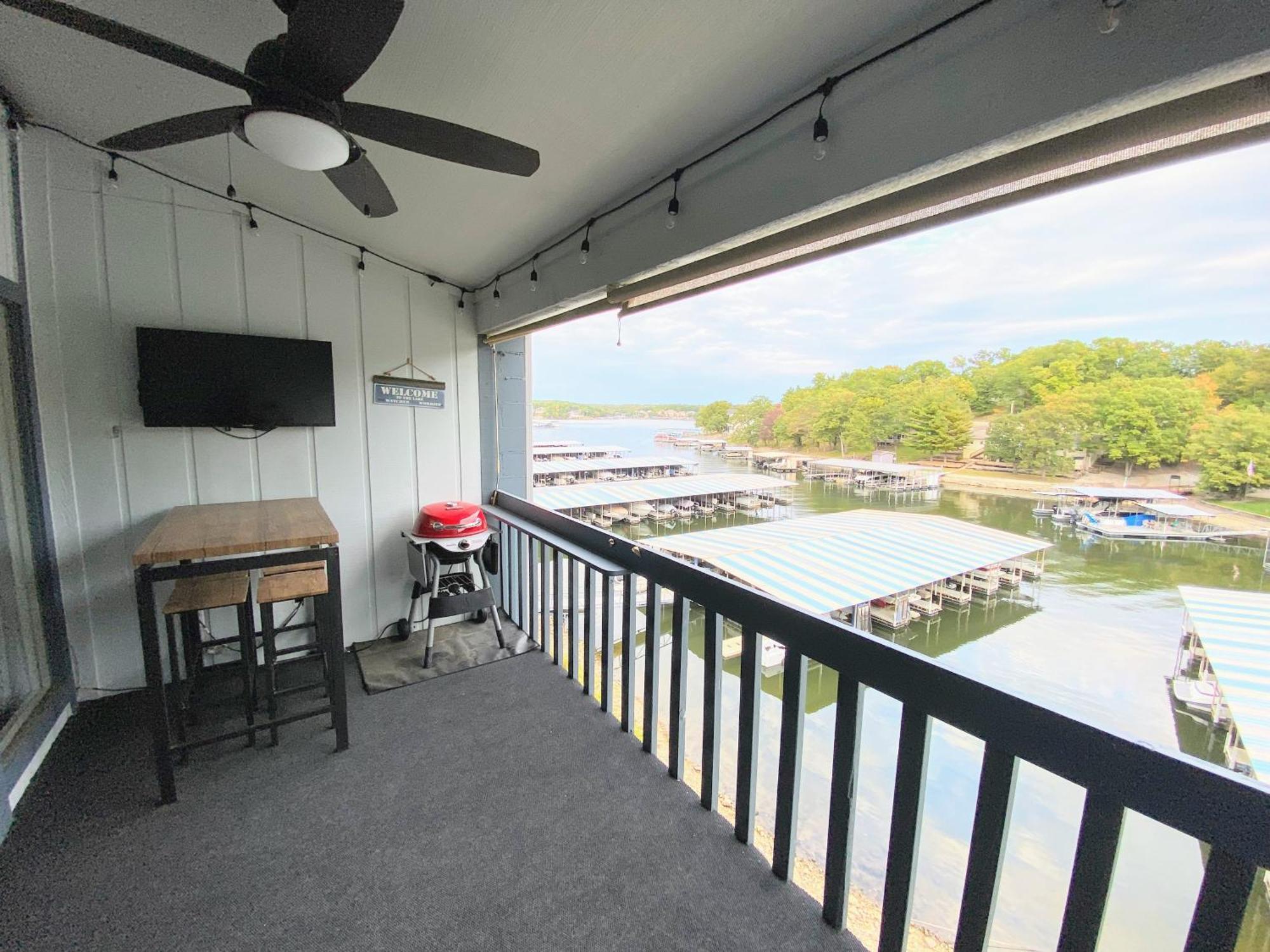 F Lakefront! Remodeled, Sleeps 4, Boat Slip, Patio, Wifi, Cable, Pool Osage Beach Exterior foto
